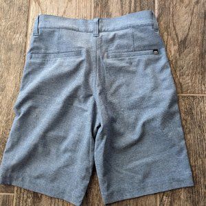 Travis Mathew Boys golf shorts size 8 excellent condition